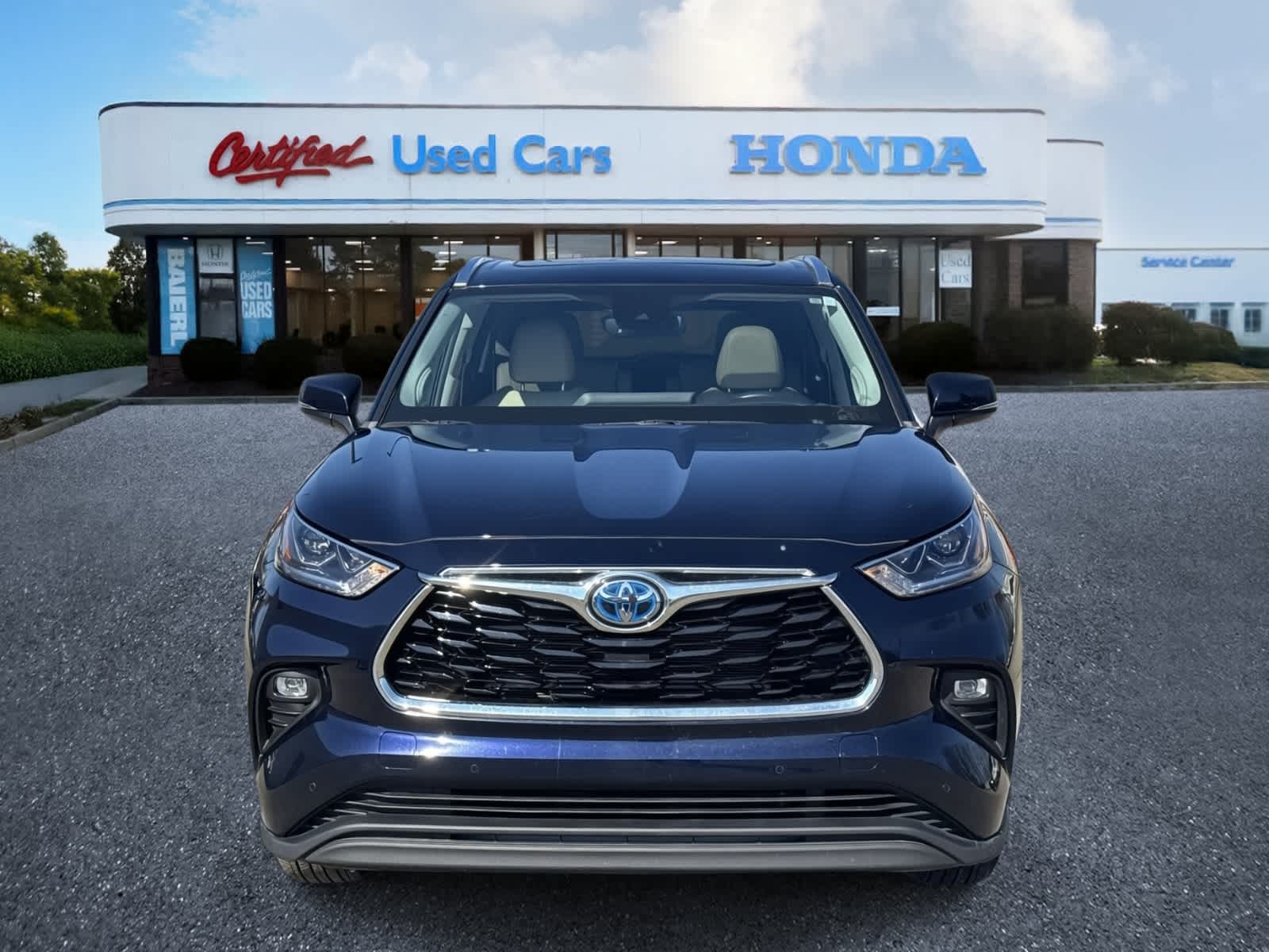 Thumbnail: 2023 Toyota Highlander - 8