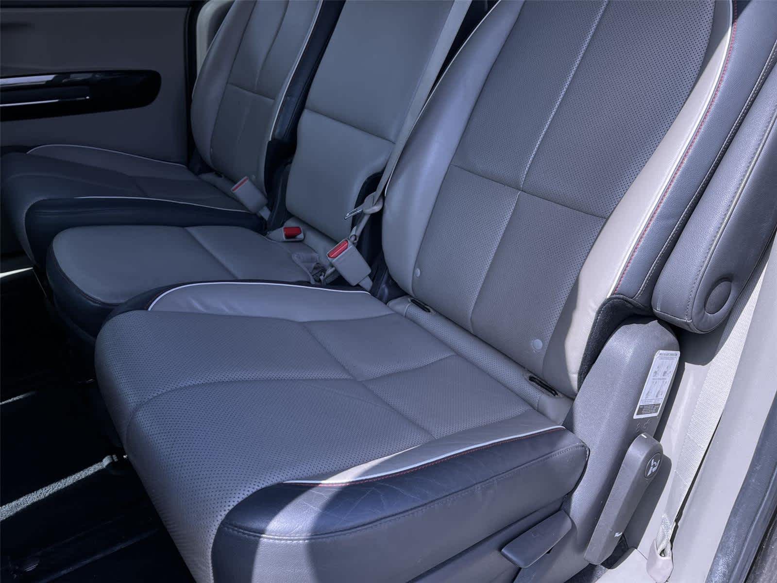 Thumbnail: 2016 Kia Sedona - 16