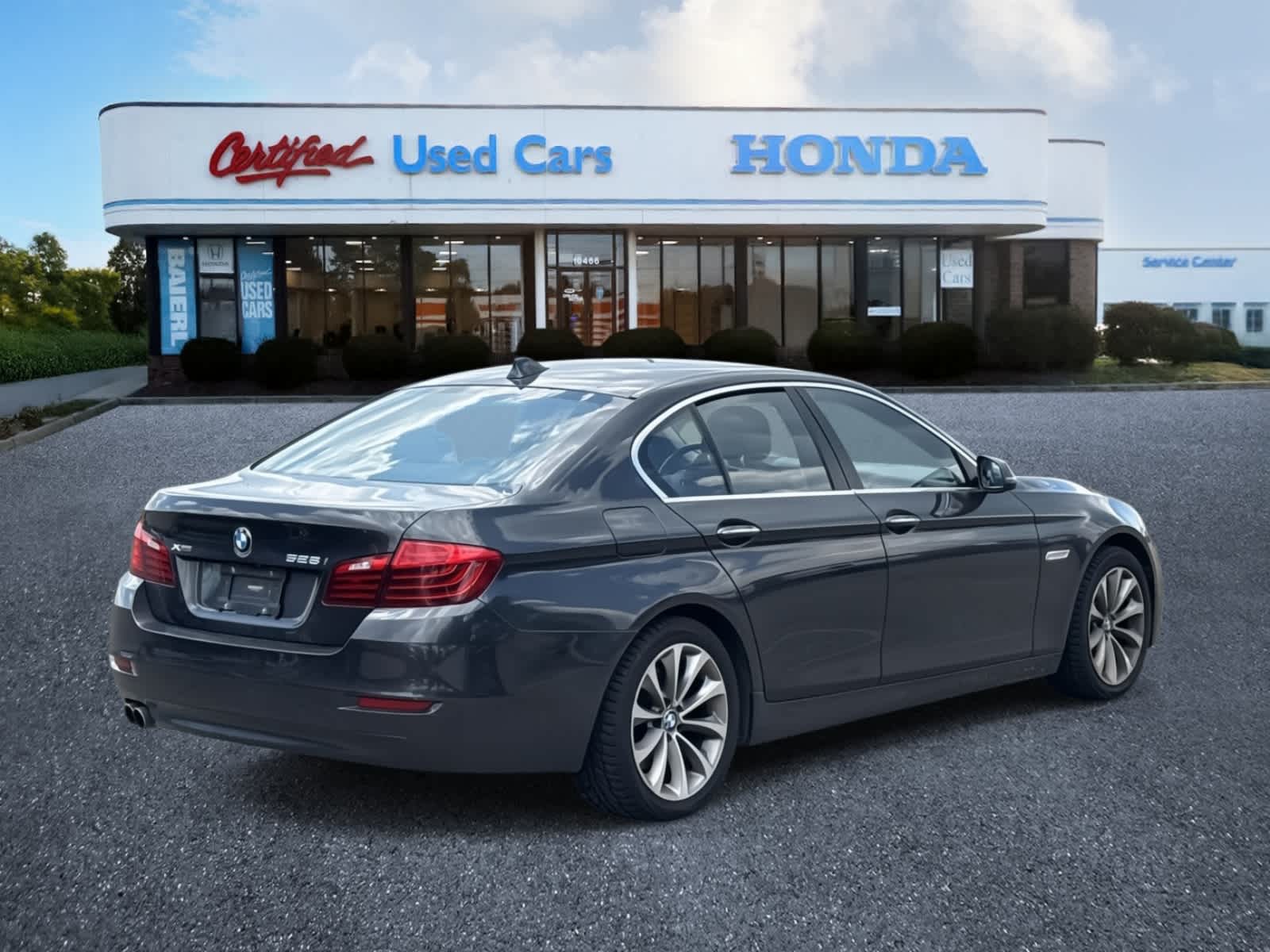 Thumbnail: 2016 BMW 5 Series - 5