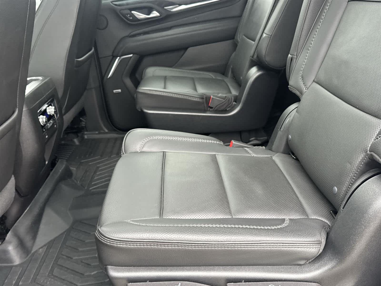 Thumbnail: 2023 GMC Yukon XL - 16