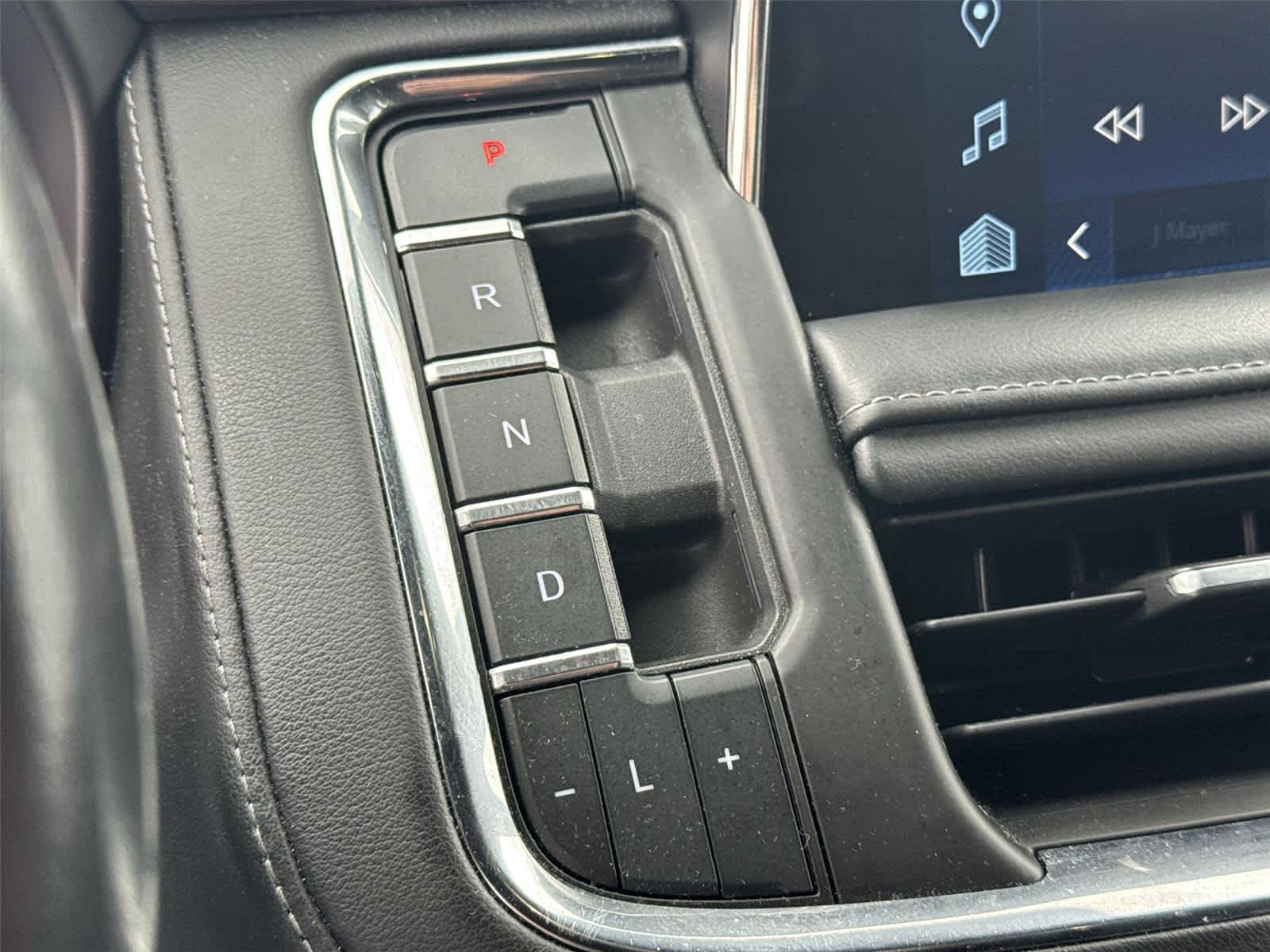 Thumbnail: 2023 Chevrolet Suburban - 30