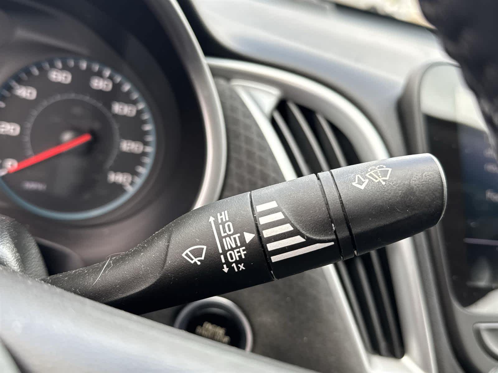 Thumbnail: 2020 Chevrolet Malibu - 22