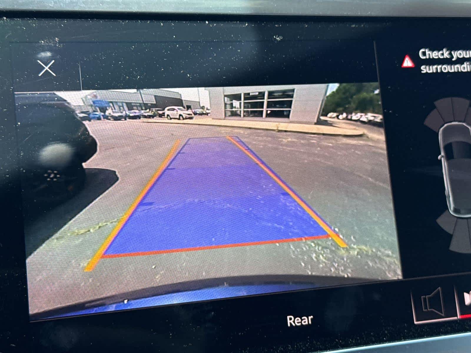 Thumbnail: 2021 Audi Q3 - 25