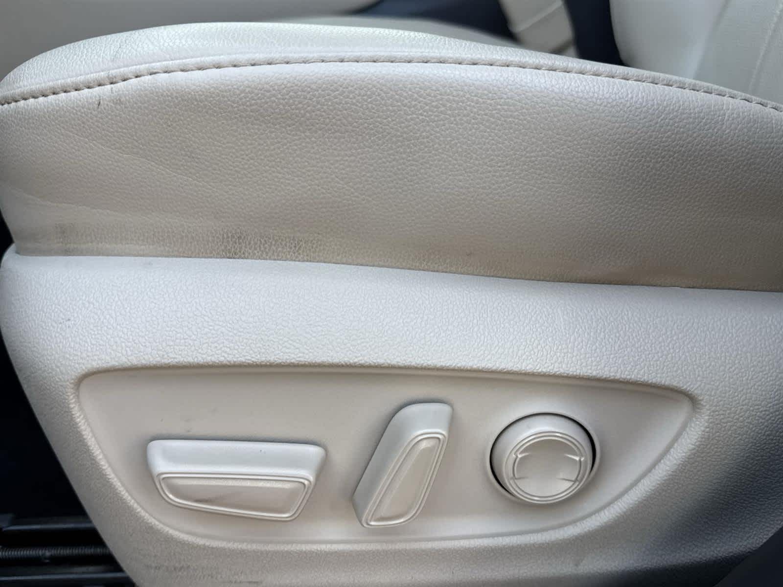 Thumbnail: 2023 Toyota Highlander - 12