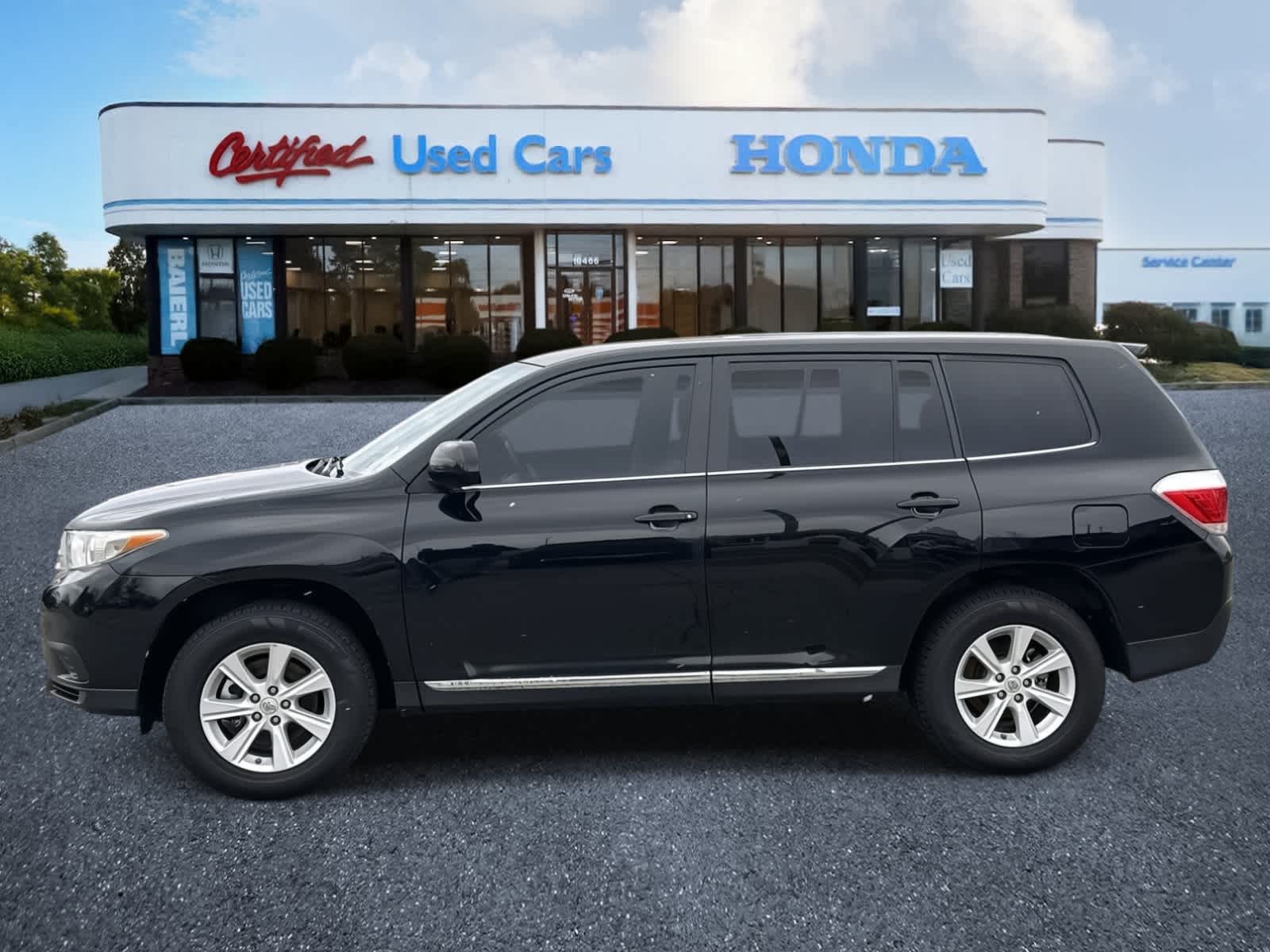 Thumbnail: 2013 Toyota Highlander - 2