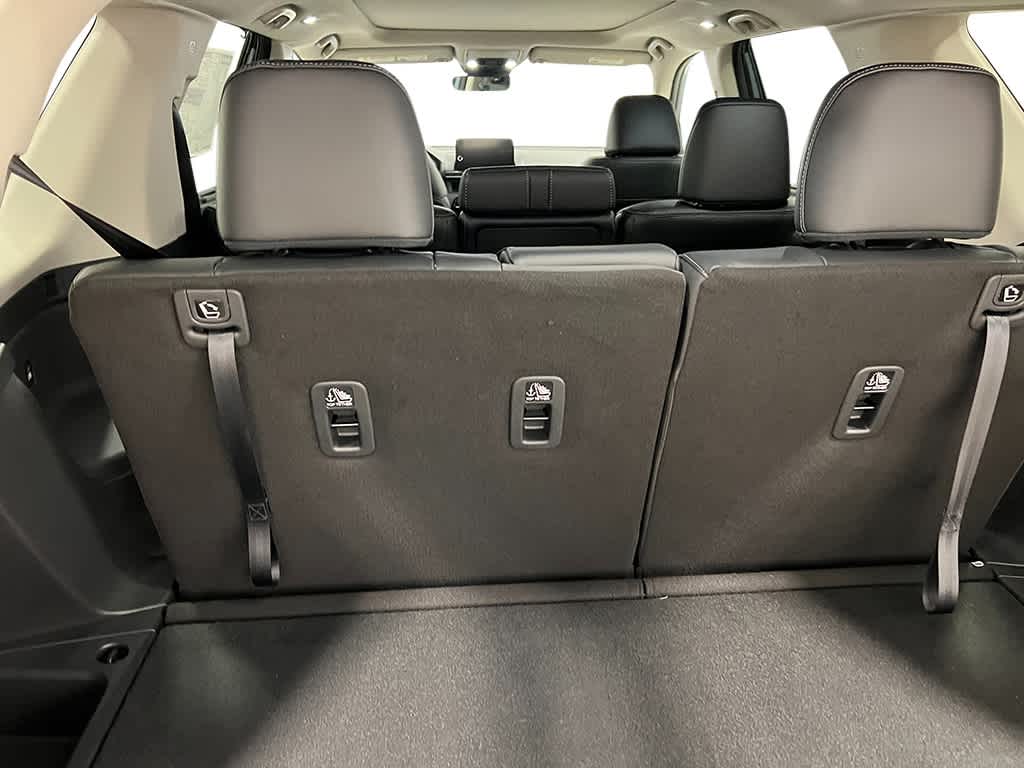 2025 Honda Pilot Touring 33