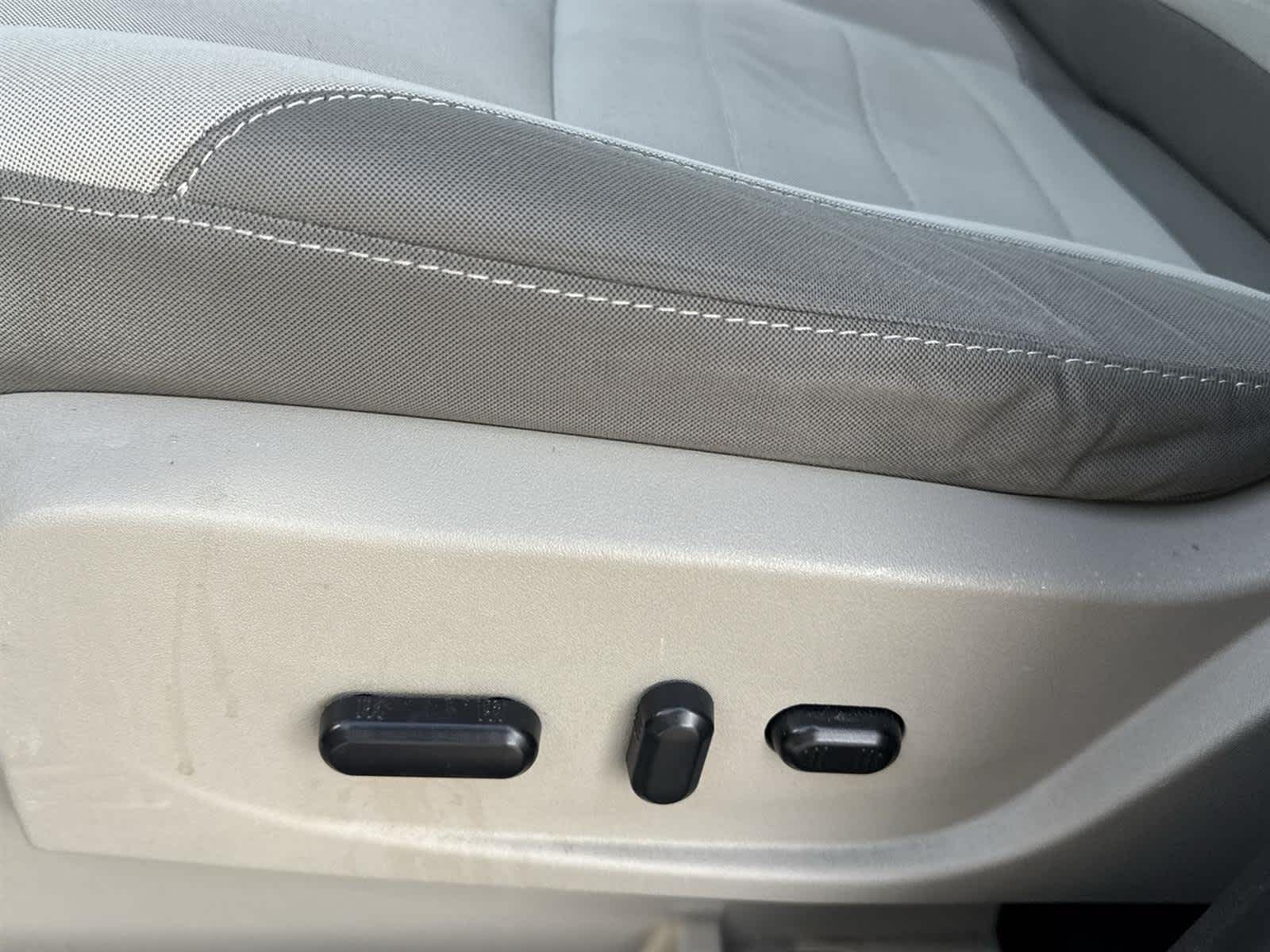 Thumbnail: 2015 Ford Escape - 13