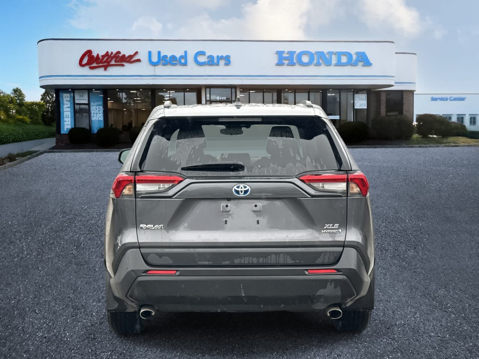 2024 Toyota RAV4 Hybrid XLE photo 4