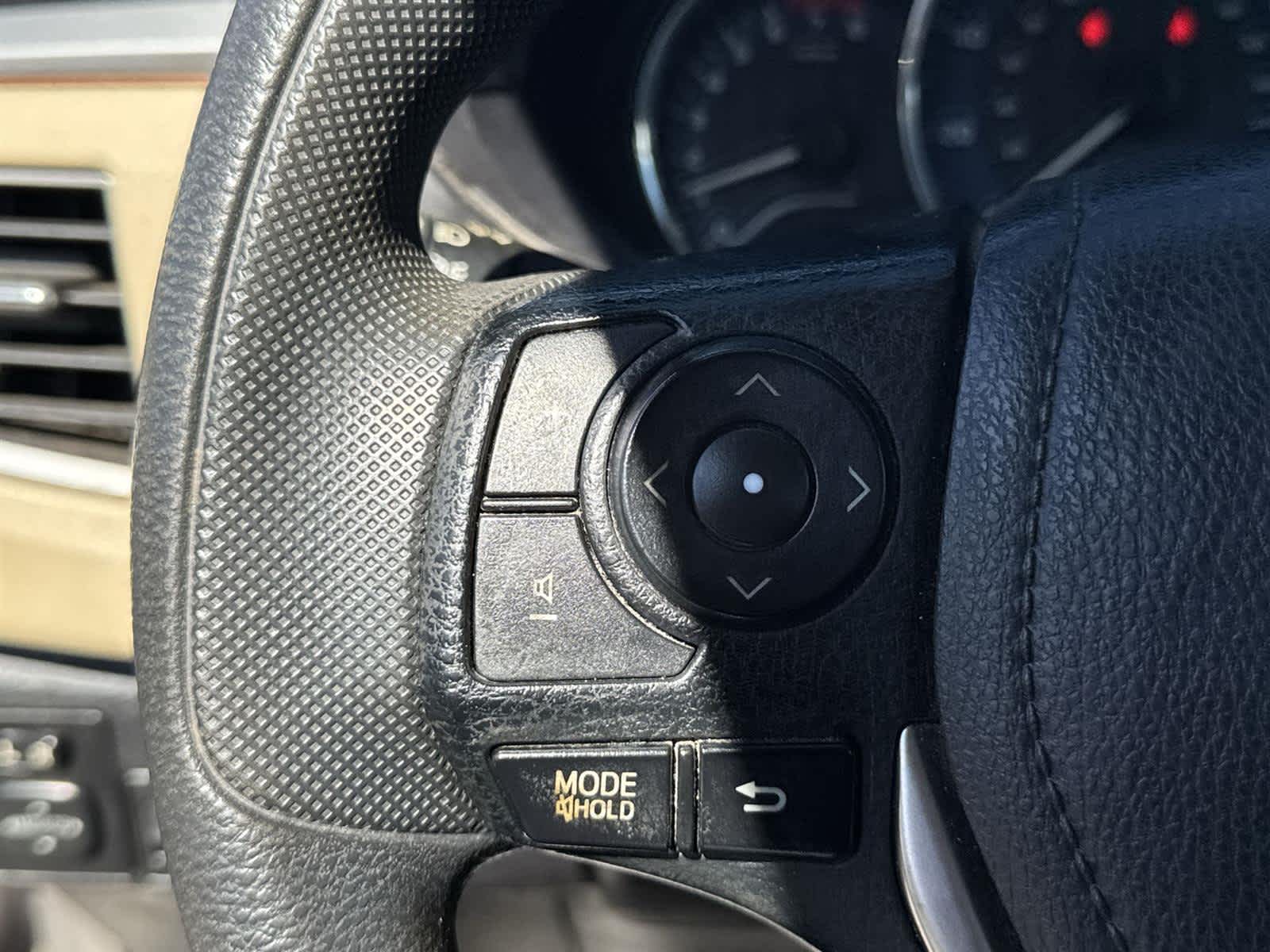 Thumbnail: 2014 Toyota Corolla - 18