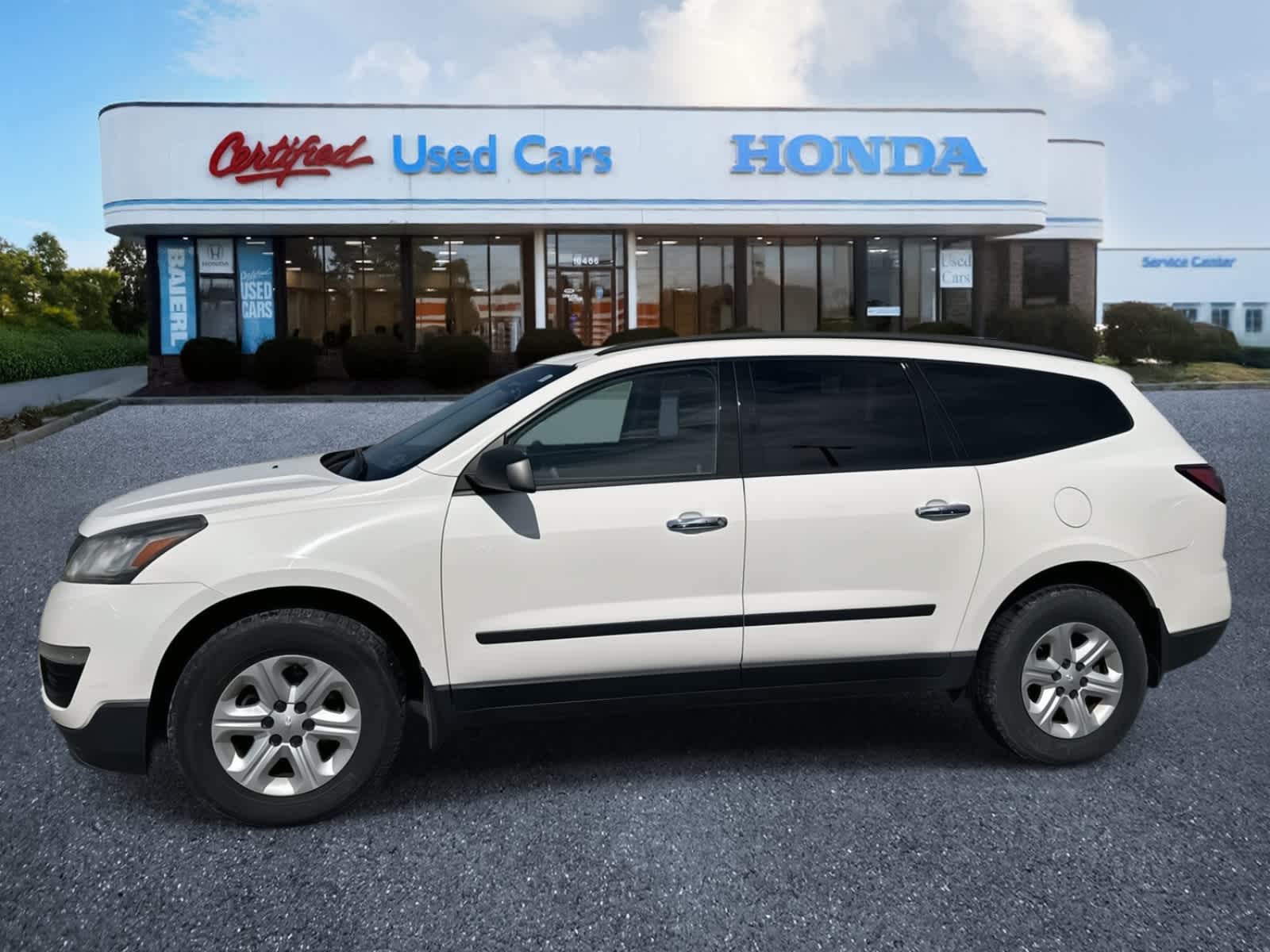 Thumbnail: 2014 Chevrolet Traverse - 2