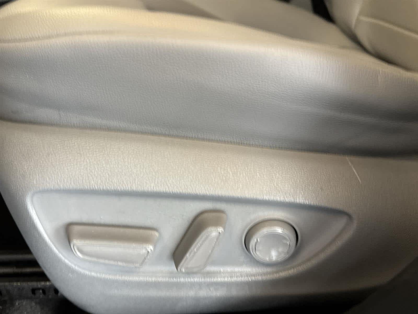 Thumbnail: 2020 Toyota Highlander - 12