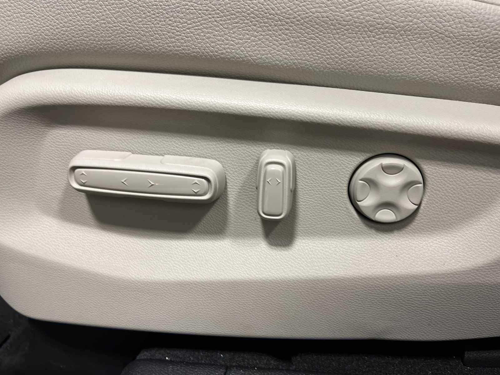 Thumbnail: 2026 Honda Odyssey - 13