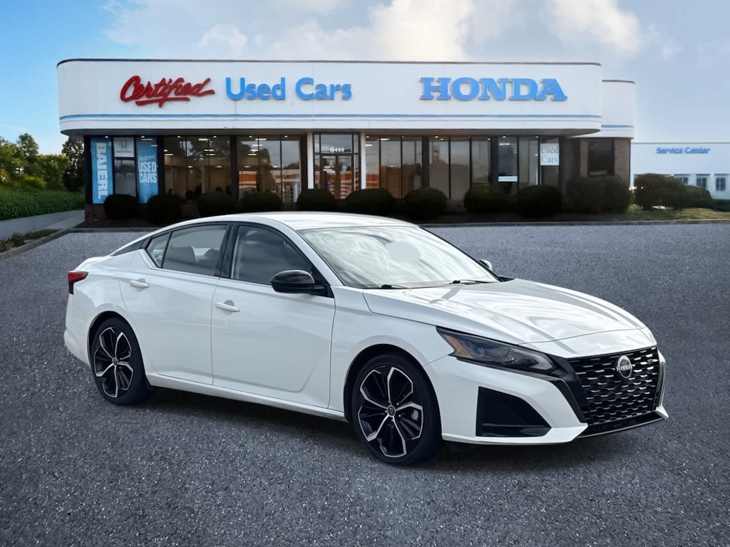 Used 2023 Nissan Altima 2.5 SR Sedan