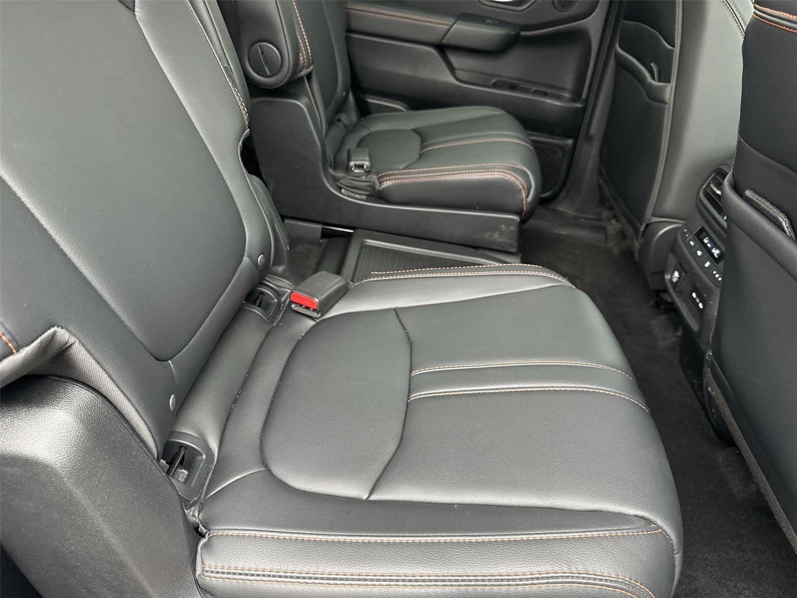 Thumbnail: 2025 Honda Pilot - 16