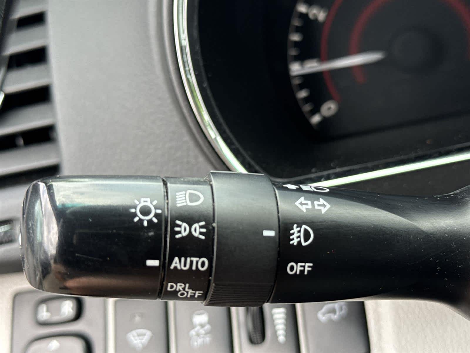 Thumbnail: 2012 Toyota Highlander - 23
