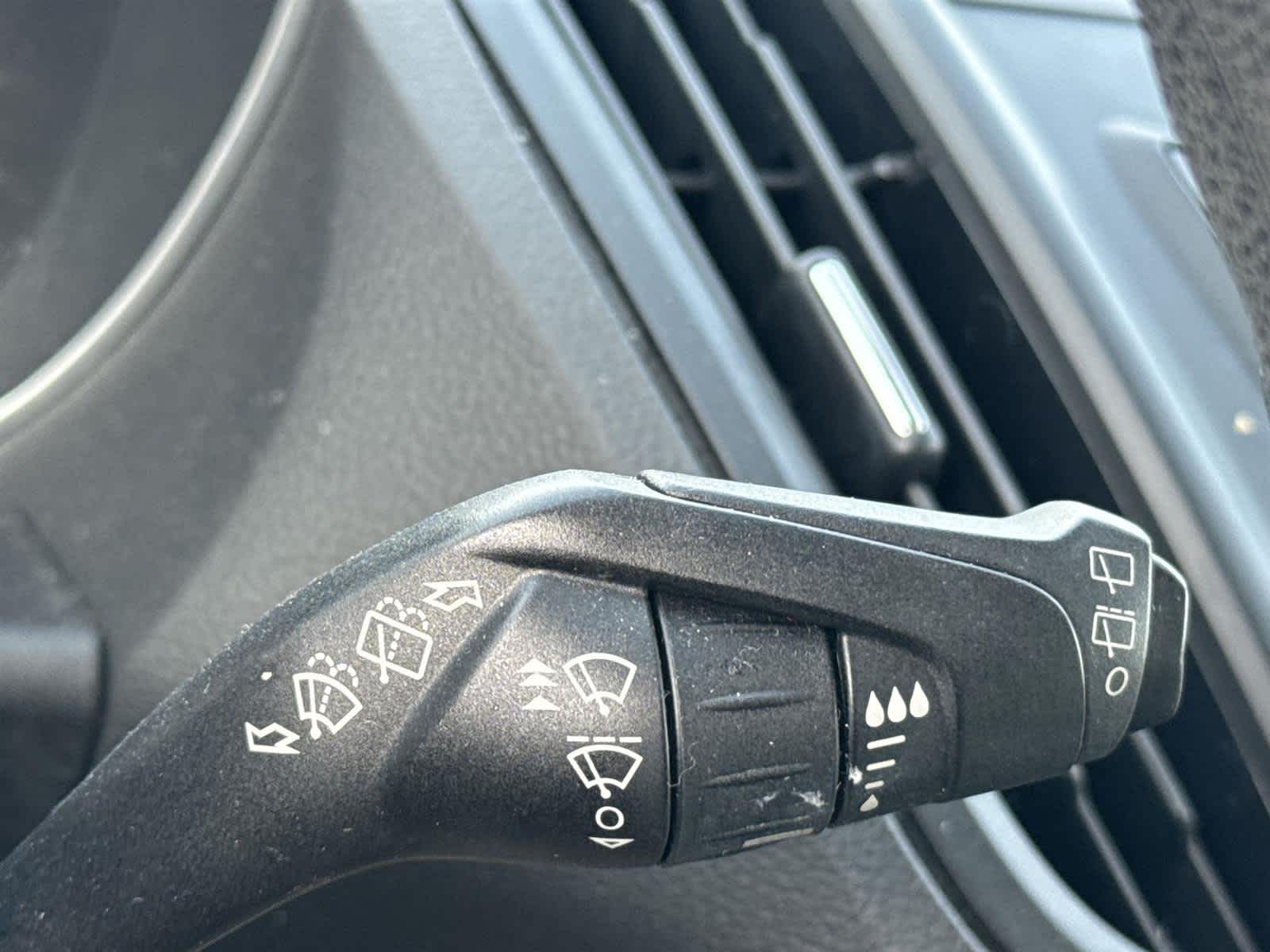 Thumbnail: 2015 Ford Escape - 20