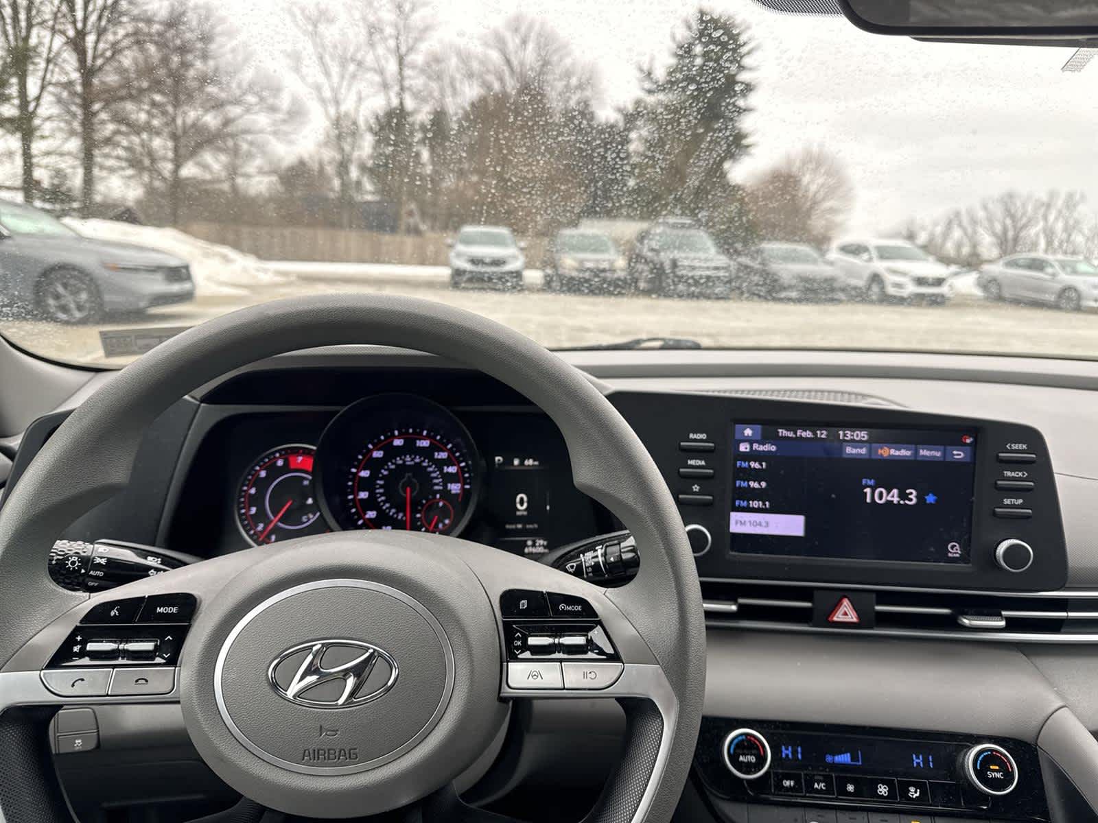 Thumbnail: 2022 Hyundai Elantra - 11