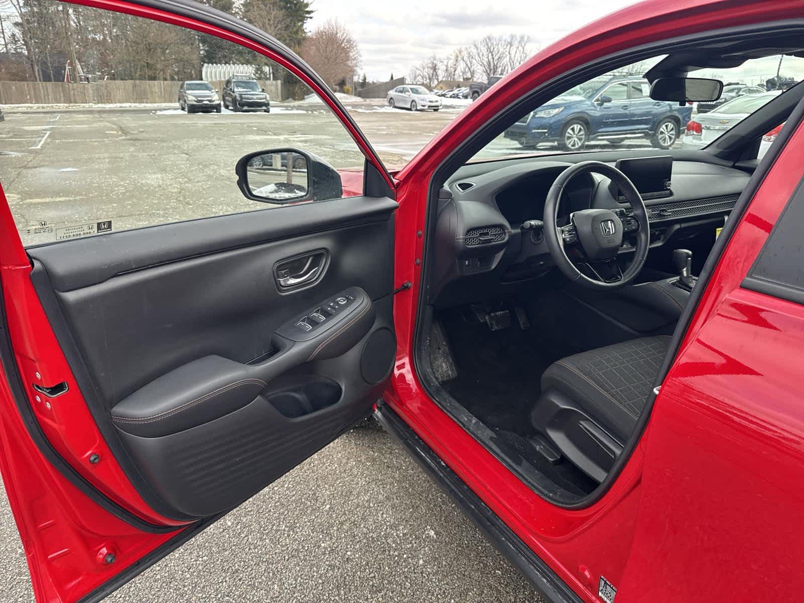 Thumbnail: 2025 Honda HR-V - 2