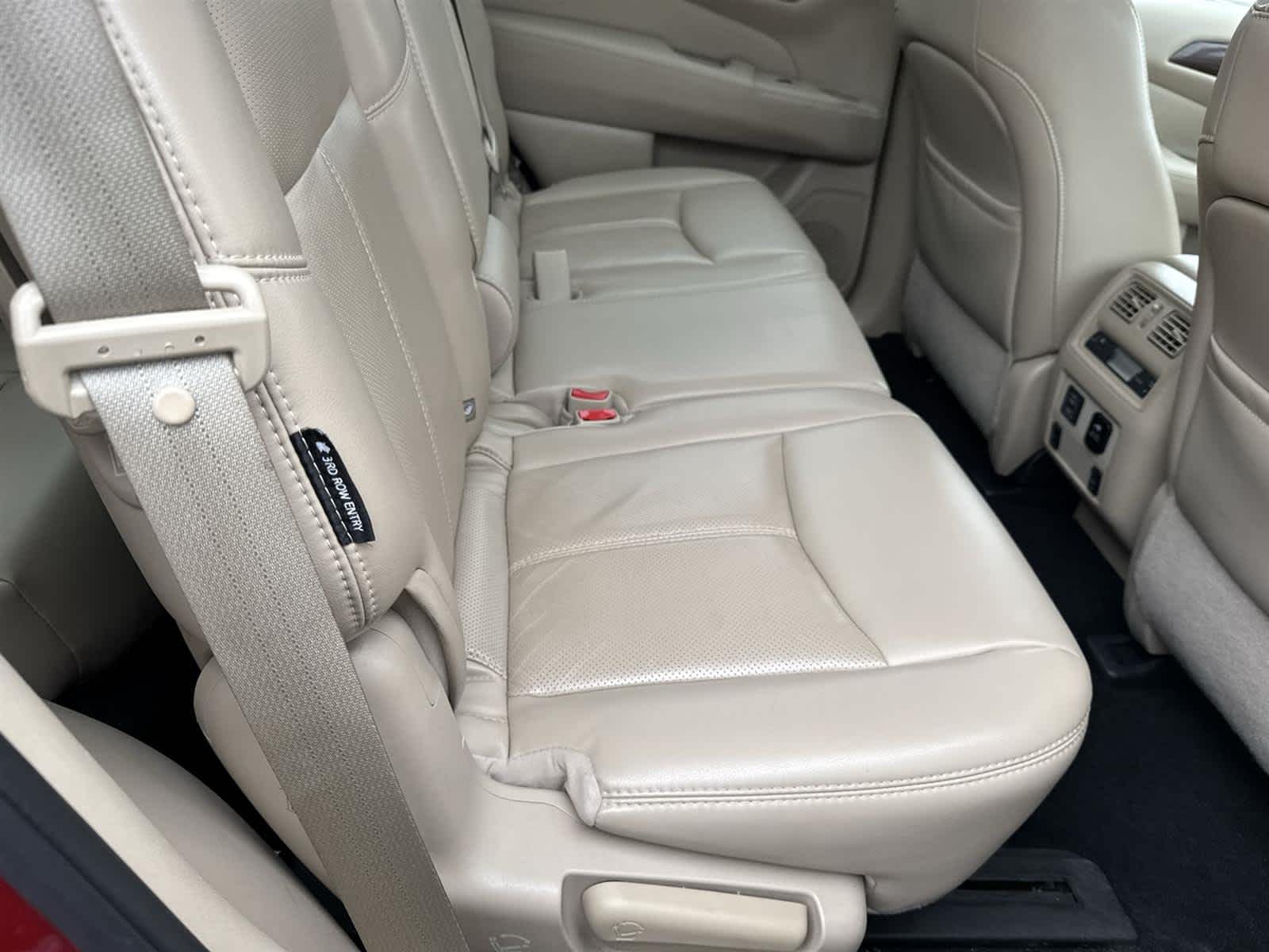 2018 Nissan Pathfinder Platinum 16