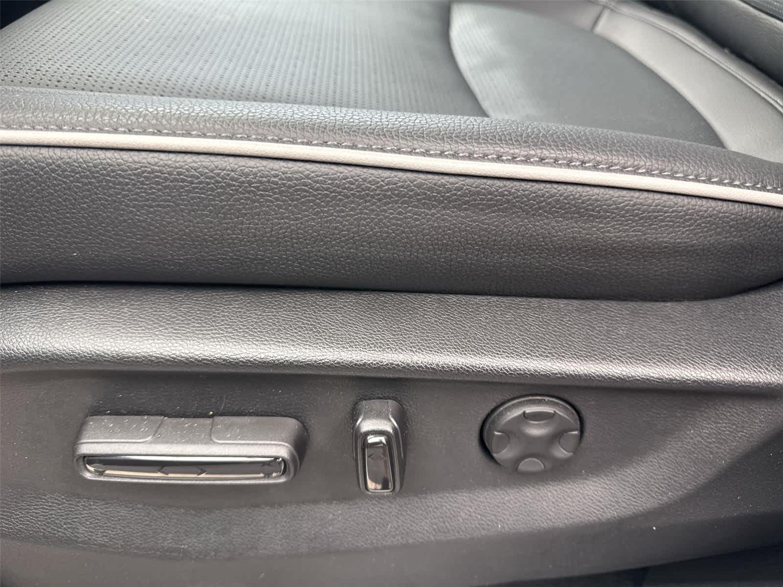2026 Honda Odyssey Elite - Photo 14