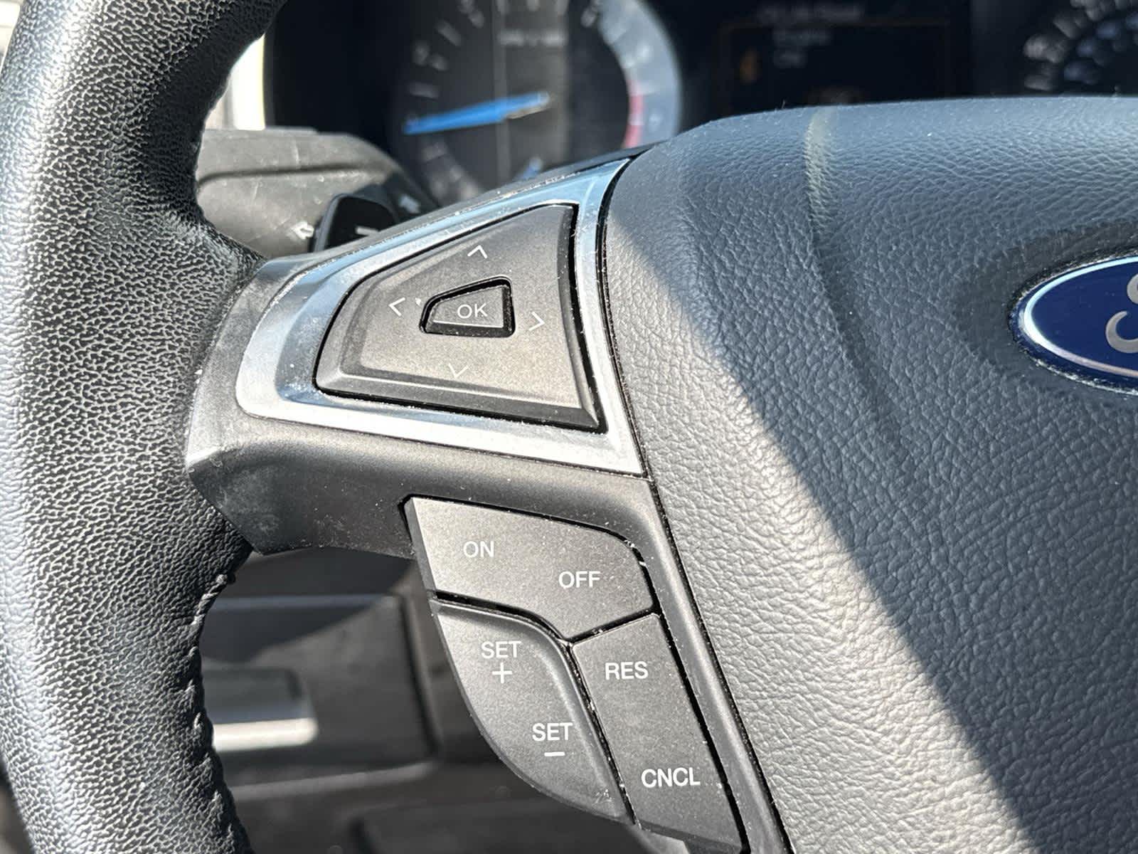 Thumbnail: 2017 Ford Edge - 20