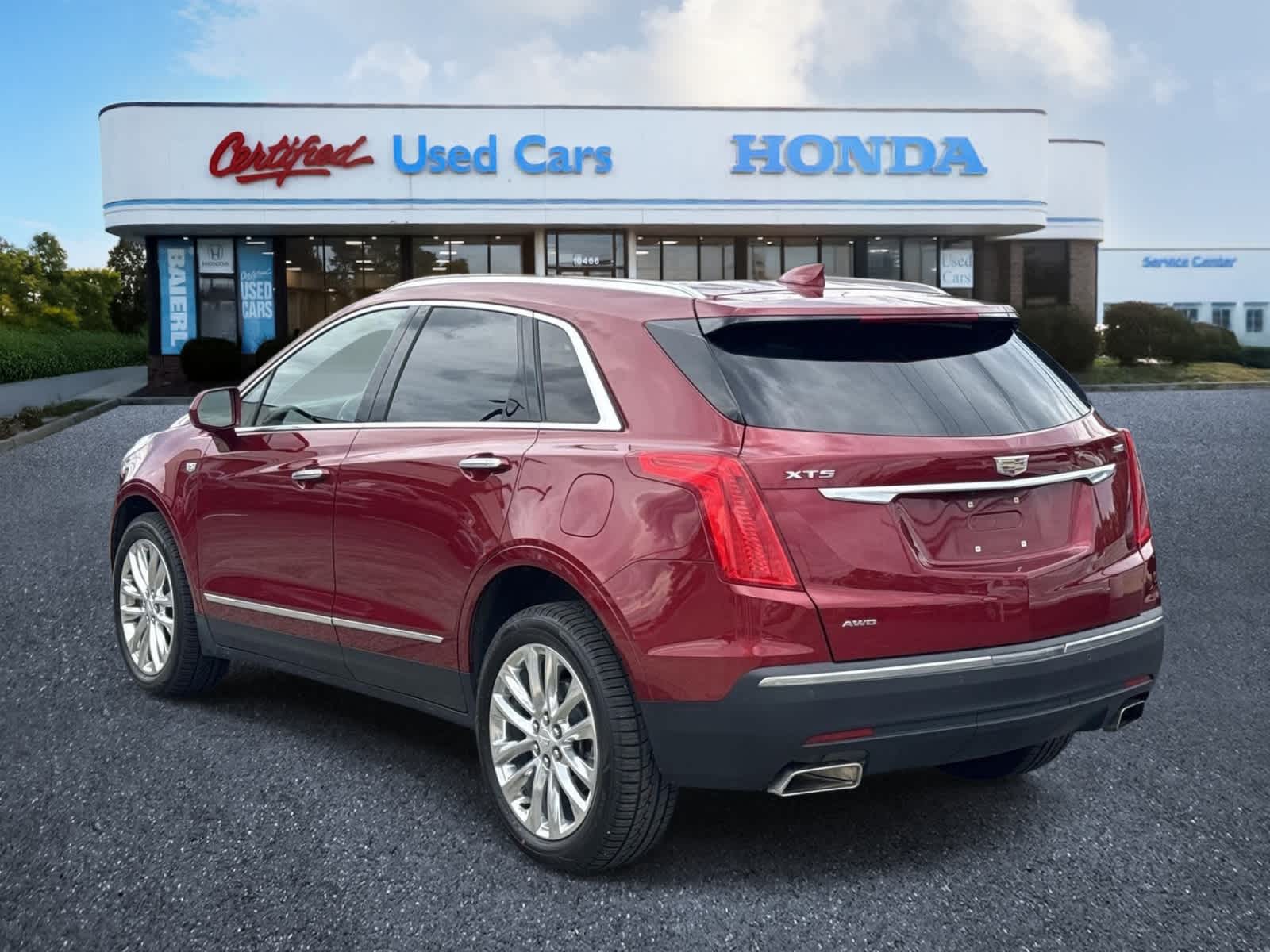Thumbnail: 2019 Cadillac XT5 - 3