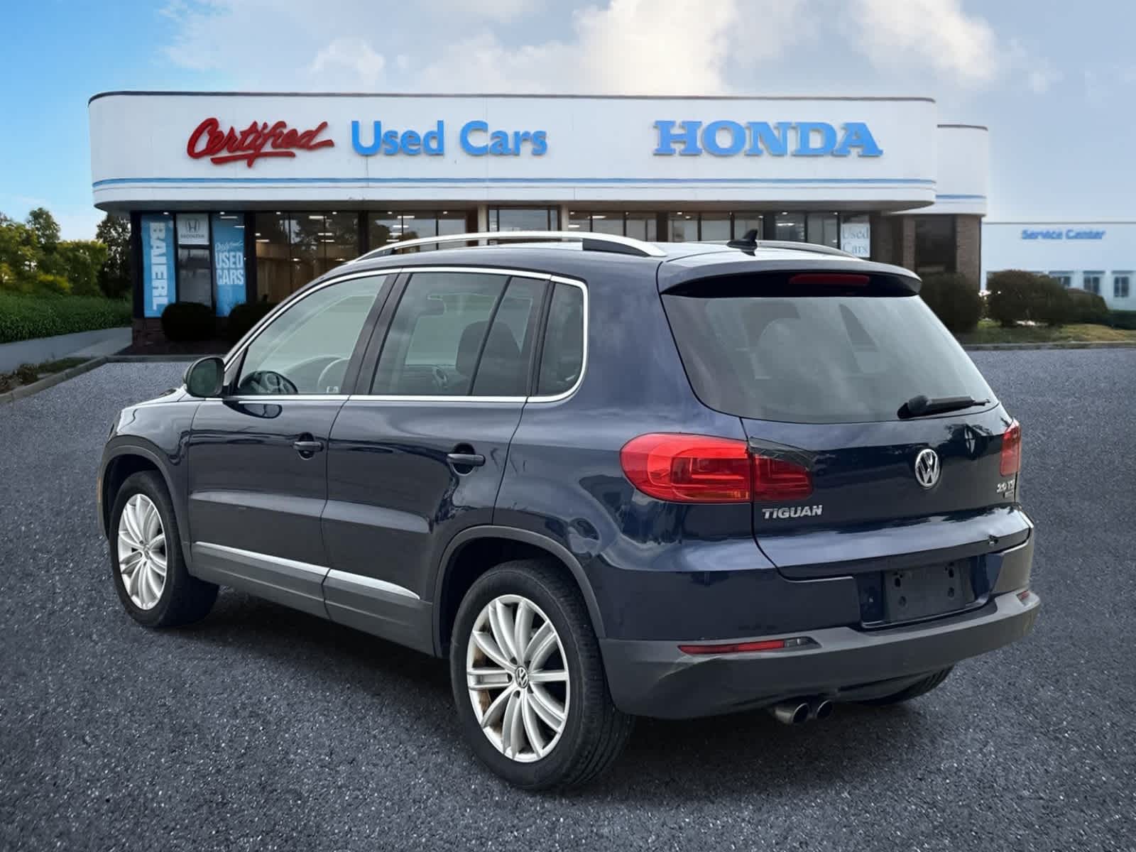 Thumbnail: 2012 Volkswagen Tiguan - 3