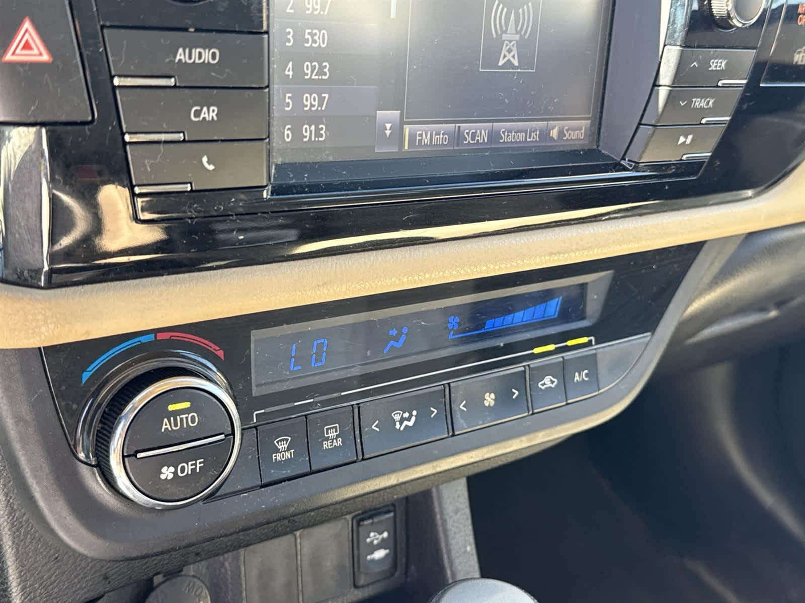 Thumbnail: 2014 Toyota Corolla - 31