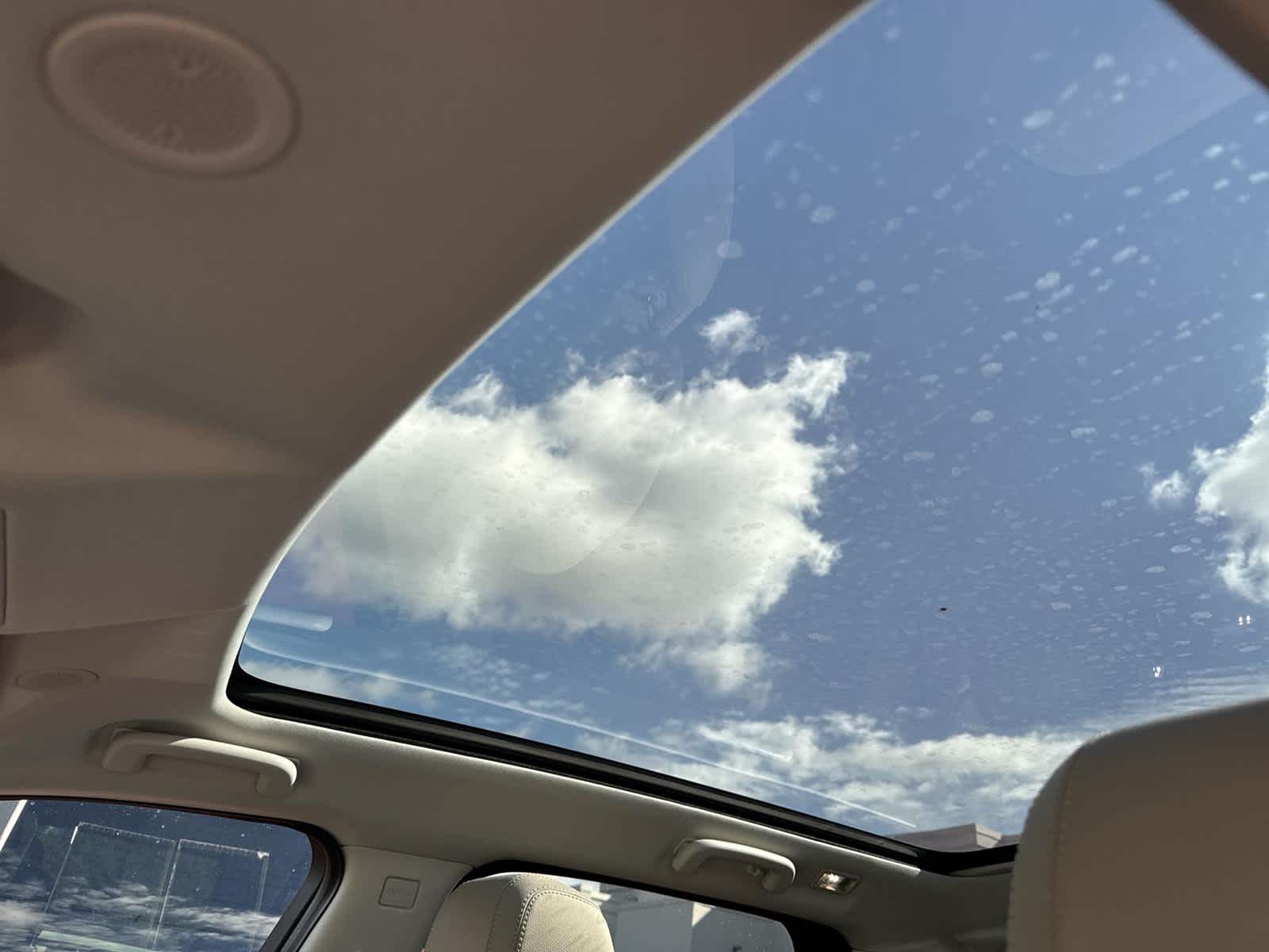 Thumbnail: 2022 Land Rover Discovery Sport - 13