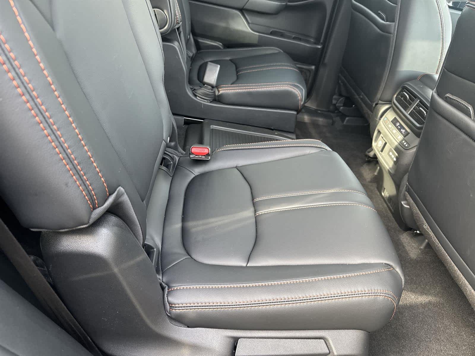 Thumbnail: 2025 Honda Pilot - 16