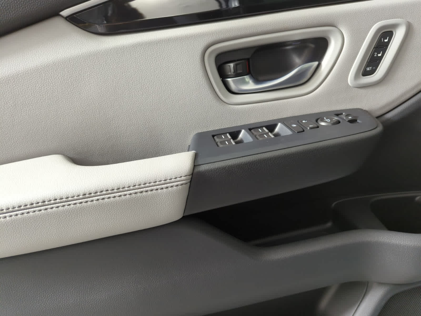 Thumbnail: 2025 Honda Pilot - 10