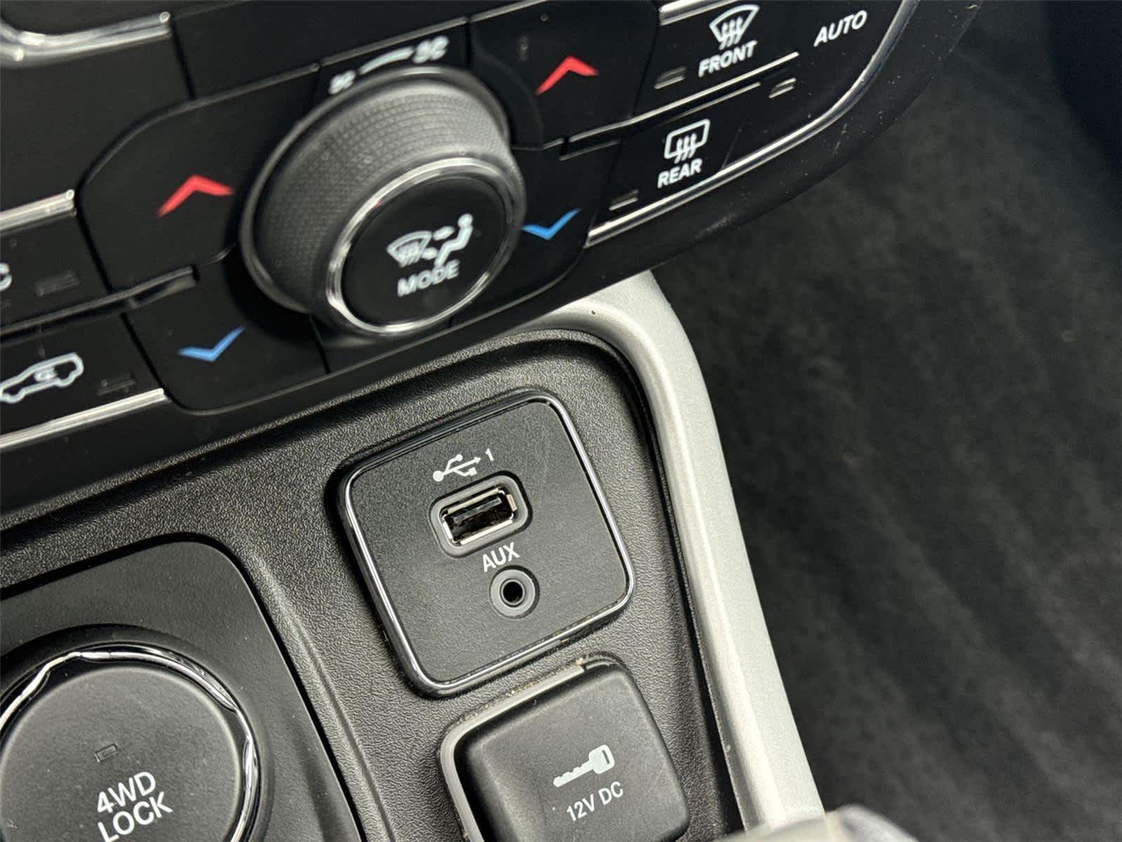 Thumbnail: 2019 Jeep Compass - 25