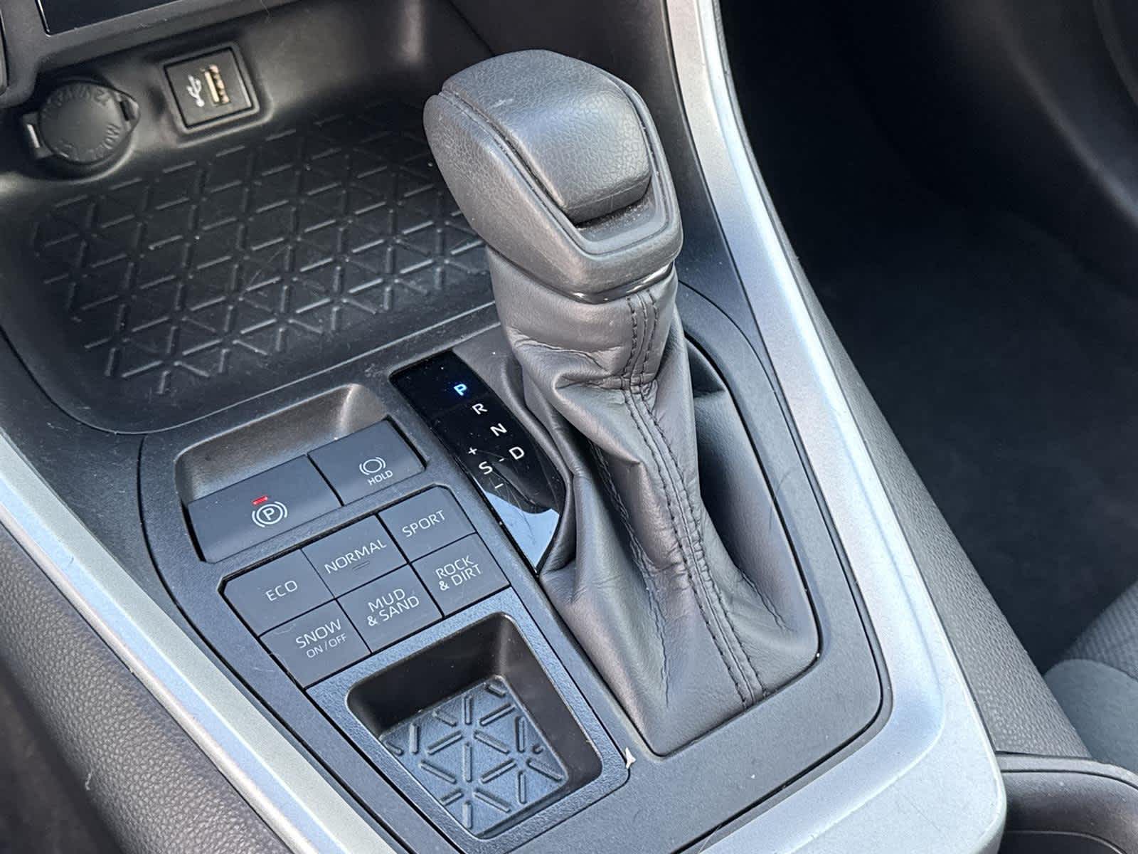 Thumbnail: 2024 Toyota RAV4 - 29