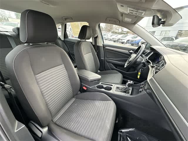 Thumbnail: 2024 Volkswagen Jetta - 17