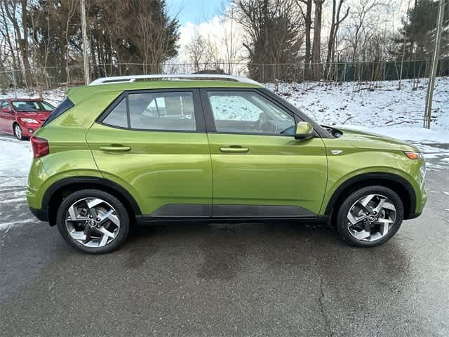 Thumbnail: 2023 Hyundai Venue - 3