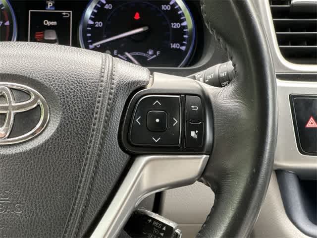 2014 Toyota Highlander XLE 10