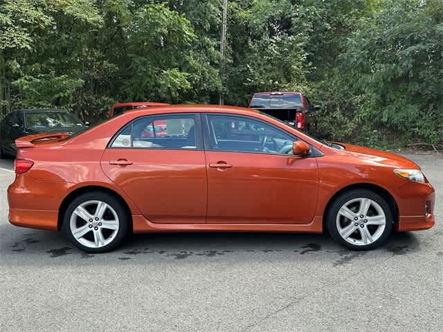 Thumbnail: 2013 Toyota Corolla - 3