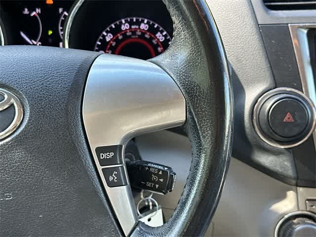 Thumbnail: 2013 Toyota Highlander - 10