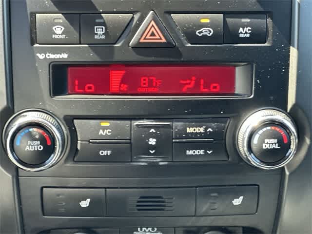 Thumbnail: 2012 Kia Sorento - 13