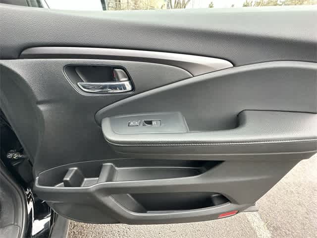 Thumbnail: 2022 Honda Pilot - 21