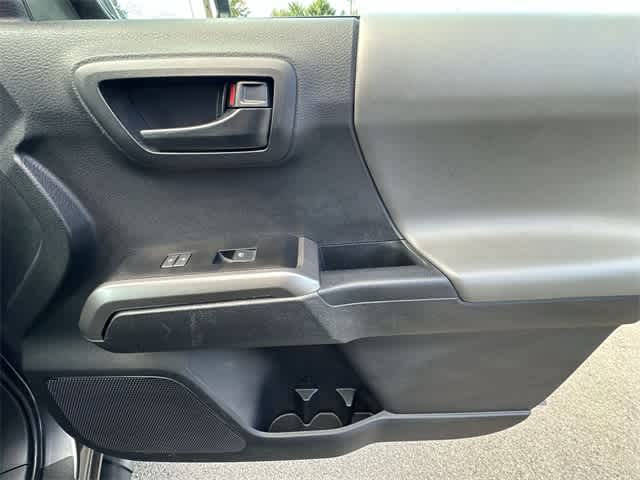 Thumbnail: 2022 Toyota Tacoma - 20