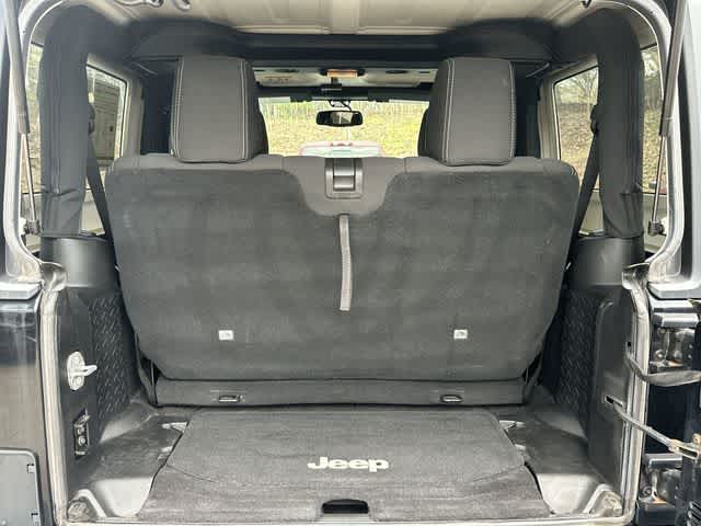 Thumbnail: 2016 Jeep Wrangler - 19