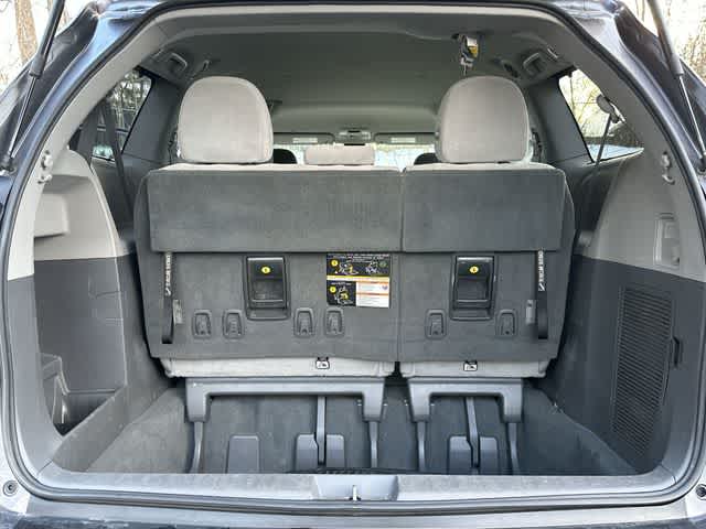 Thumbnail: 2020 Toyota Sienna - 22