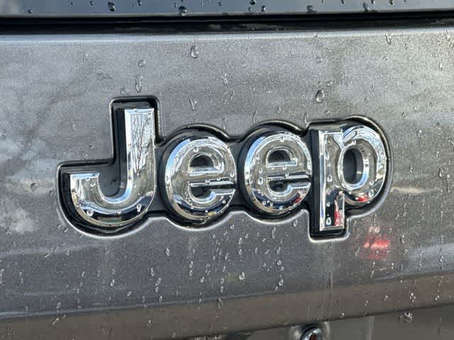 Thumbnail: 2019 Jeep Cherokee - 25
