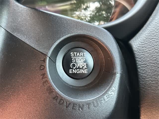 Thumbnail: 2015 Jeep Renegade - 10