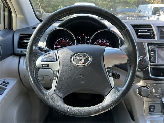 Thumbnail: 2013 Toyota Highlander - 8
