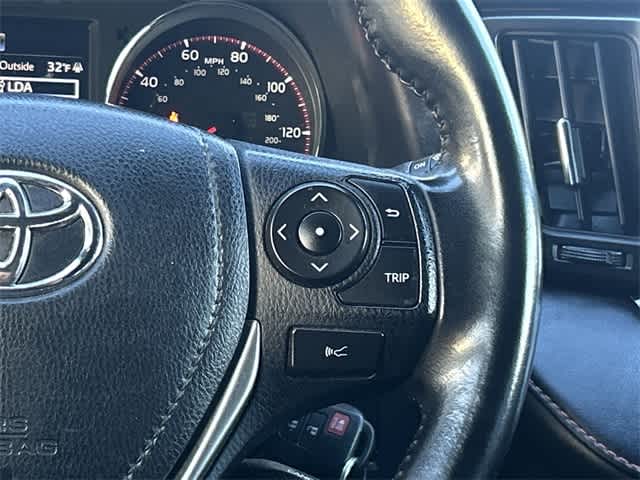 Thumbnail: 2018 Toyota RAV4 - 9