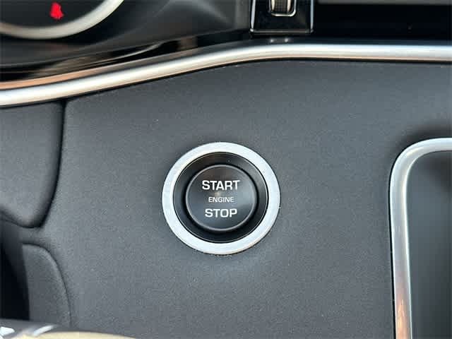 Thumbnail: 2021 Land Rover Range Rover Evoque - 11