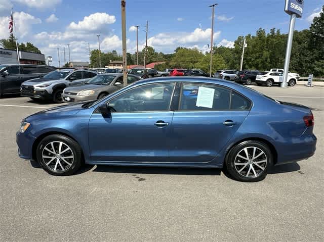 Used 2016 Volkswagen Jetta SE with VIN 3VWD67AJ3GM377474 for sale in Pittsburgh, PA