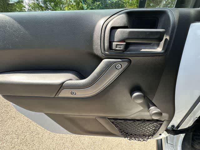 Thumbnail: 2016 Jeep Wrangler - 12